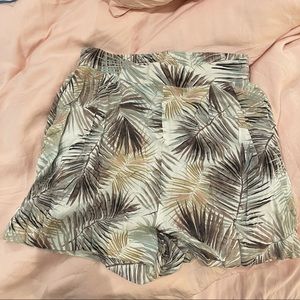 h&m floral palm flowy high waisted shorts